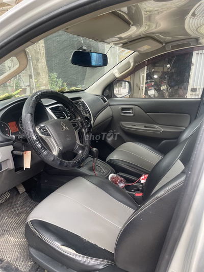 Mitsubishi Triton 2017 4x2 AT - 300000 km