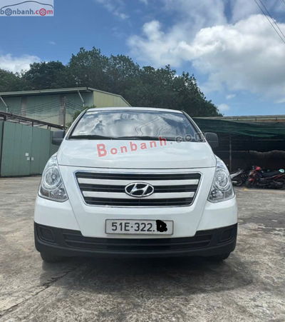 Xe Hyundai Grand Starex Van 2.5 MT 2017
