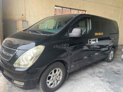 Hyundai Starex Van máy dầu số tự động