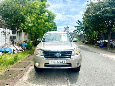 Ford Everest 2010 2.6L 4x4 MT - 90000 km