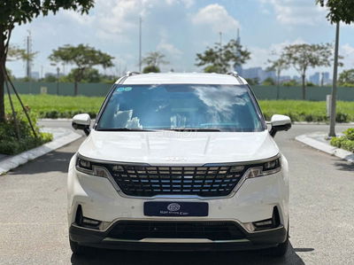 Kia Carnival 2023 Premium 2.2D 7S - 25000 km
