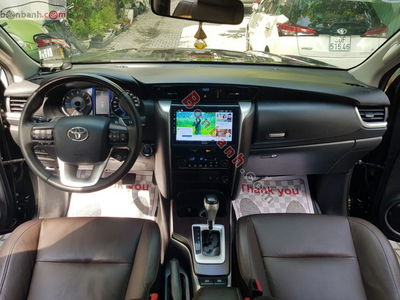 Xe Toyota Fortuner 2.7V 4x2 AT 2017