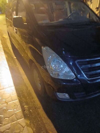 Hyundai Starex 9 chỗ