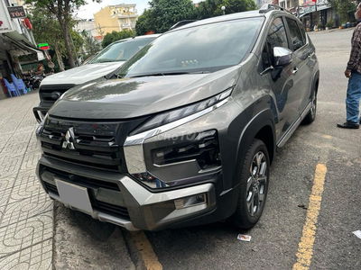 Xpander Cross 2024 màu xám lướt 9.000 km
