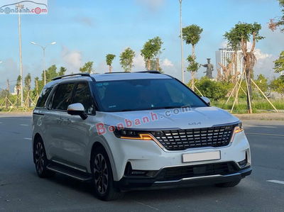 Xe Kia Carnival Signature 2.2D 2024