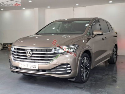 Xe Volkswagen Viloran Luxury 2024