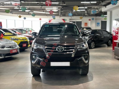 Xe Toyota Fortuner 2.7V 4x2 AT 2017