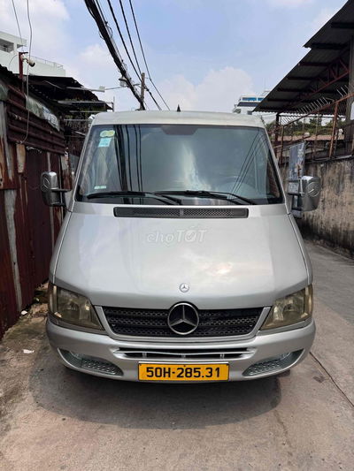 Mercedes Sprinter tải van 6 người 900kg 9 chủ ký