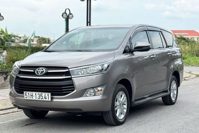 Toyota Innova 2019 MT 6K km đẹp như mới đập thùng