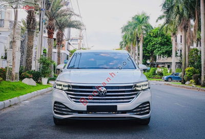 Xe Volkswagen Viloran Luxury 2025