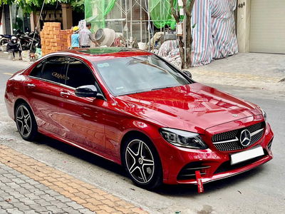 Mercedes C300 AMG 2019 - sang trọng thể thao