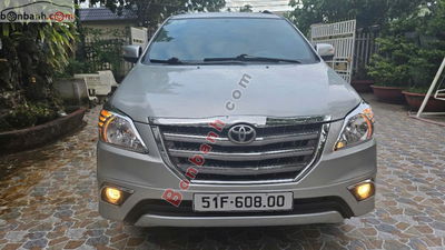 Xe Toyota Innova 2.0E 2016