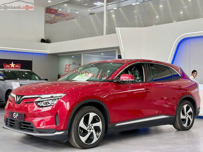 Xe VinFast VF8 S 2024