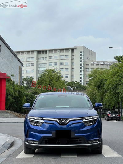 Xe VinFast VF8 Plus 2023