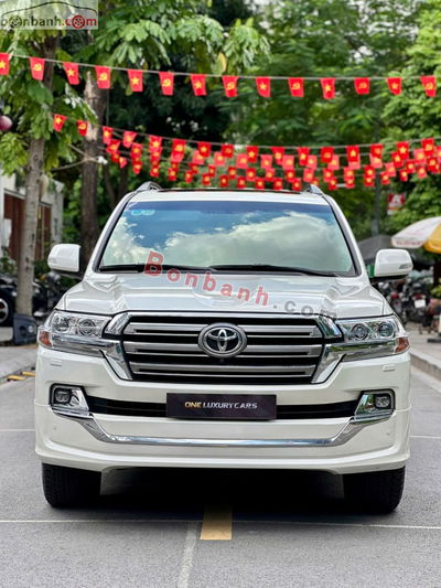 Xe Toyota Land Cruiser 4.6 V8 2020
