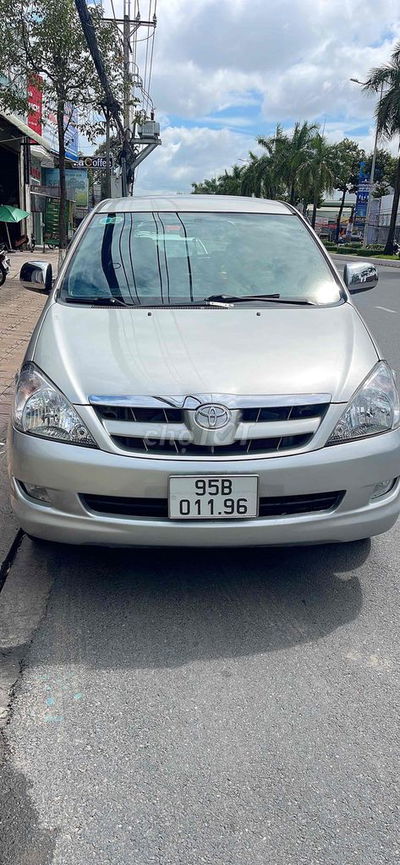 Toyota Innova 2006 G - 240000 km