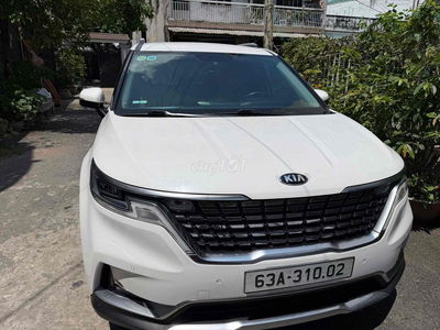 Kia Carnival 2022 2.2D Premium màu trắng