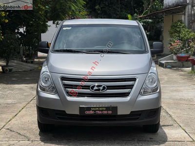 Xe Hyundai Grand Starex Van 2.4 MT 2017