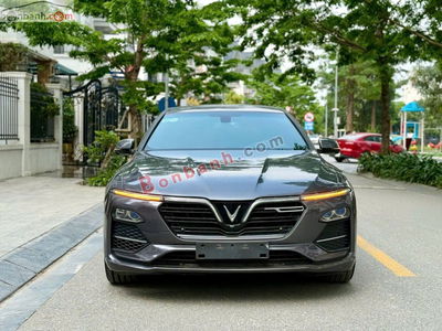 Xe VinFast Lux A 2.0 Premium 2.0 AT 2019