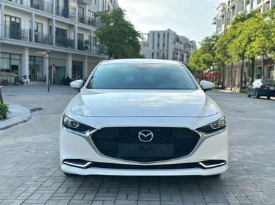 Mazda 3 bản luxury sx 2022 màu trắng
