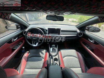 Kia K3 Premium 2.0 AT 2022