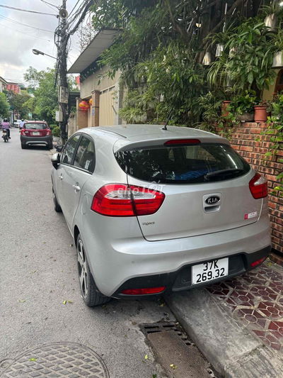 Xe kia rio 2011 số tự động