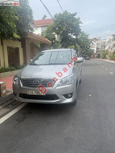 Xe Toyota Innova 2.0E 2013
