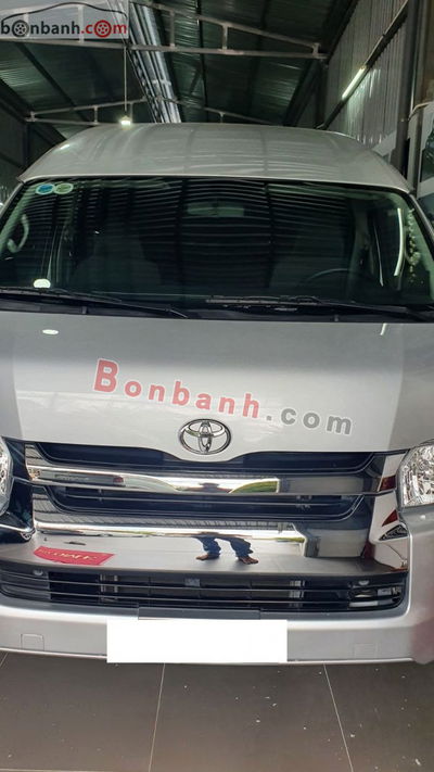 Xe Toyota Hiace 3.0 2019