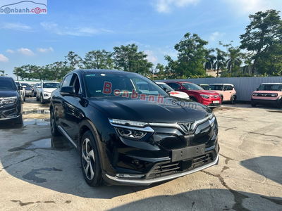 Xe VinFast VF8 Eco AWD 2024