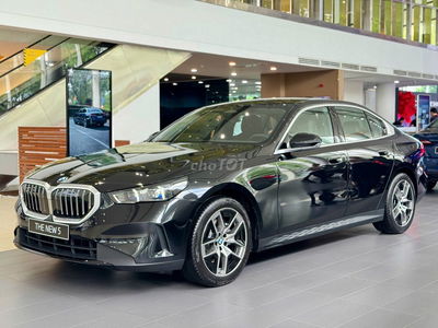 BMW 520i Premium All New 2025 Đen Giao Ngay!