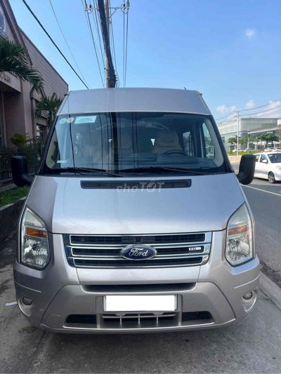 Ford Transit 2015 Luxury xe chở nhân viên đi kỹ