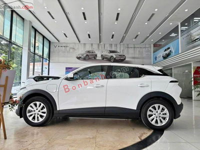 Xe VinFast VF6 Eco 2025