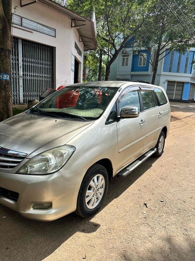 Toyota Innova 2010 G SR - 139000 km