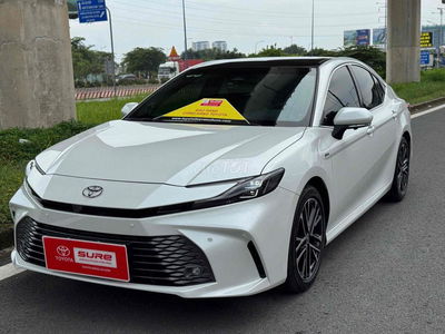 Toyota Camry 2025 2.5HV - 1300 km - Giá còn giảm