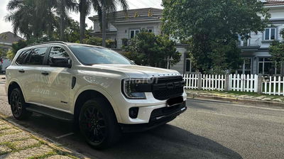 Ford Everest 2024 Sport Siêu Đẹp - 11000 km