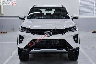 Xe Toyota Fortuner Legender 2.4L 4x2 AT 2025