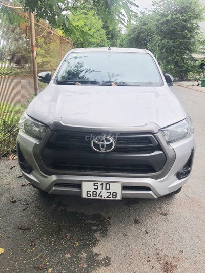 TOYOTA HILUX 4x2 MT – SẢN XUẤT 2021
