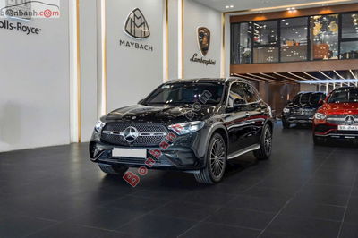 Xe Mercedes Benz GLC 300 4Matic 2023