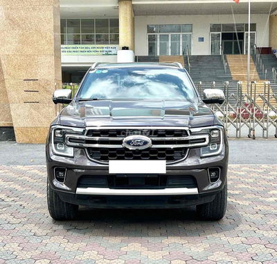 Ford Everest Titanium 2 cầu 2024 xuất hoá đơn cao