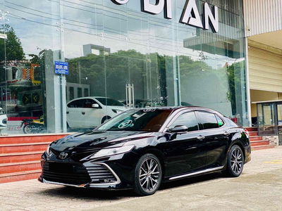 Toyota Camry 2022 2.0Q 50000 km còn rất mới và đẹp