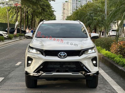 Xe Toyota Fortuner Legender 2.4L 4x2 AT 2024