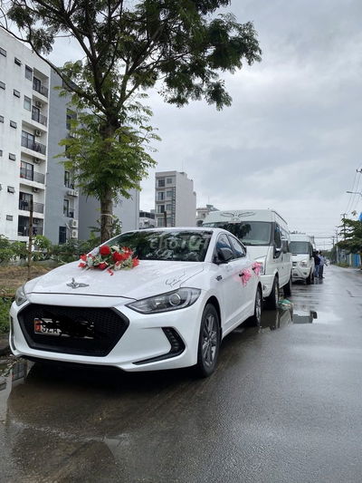 Hyundai Elantra 2016 - 300000 km