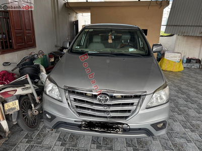 Xe Toyota Innova 2.0E 2014