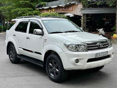 Toyota Fortuner 2011 2.5G dầu số sàn, full ghế nỉ