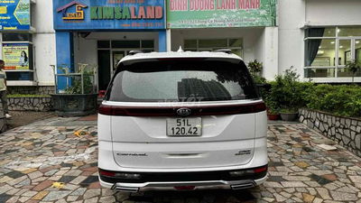 Kia Carnival 2021 2.2D Signature - 9 km