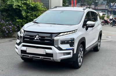 Mitsubishi Xpander Cross 2025 - 2105 km màu Trắng