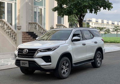 Fortuner 2022 AT đi 5,5vkm giá hợp lý