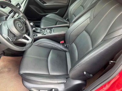 Mazda 3 2019 1.5L Luxury - 90000 km