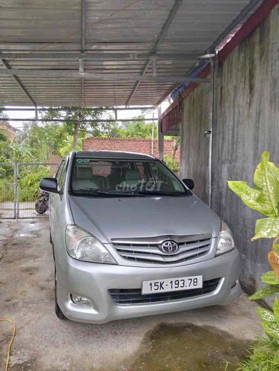 Toyota Innova 2010 G - 180000 km