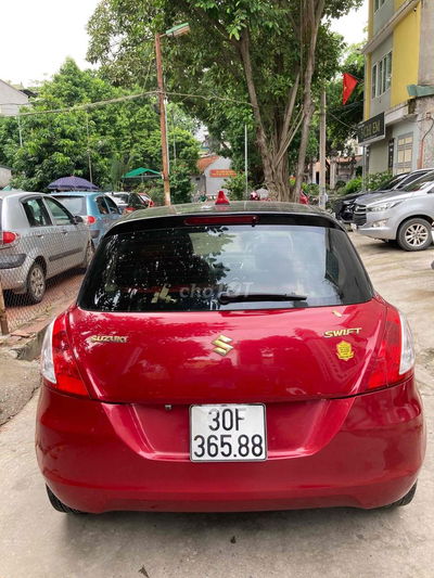 Suzuki Swift 2015 1.4 AT - 90000 km